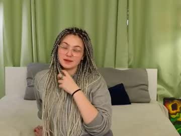 Loisgrimshaw Chaturbate stream image from April 22, 2025