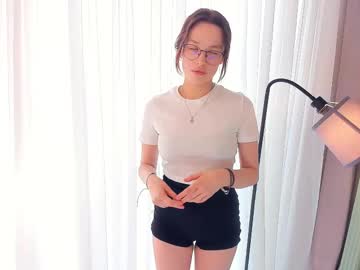 Sweetsingers Chaturbate stream image from April 22, 2025