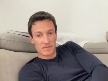 Yolechaud739749 Chaturbate stream image from April 22, 2025