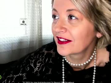 Karinabrando Chaturbate stream image from April 22, 2025