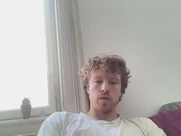 Lilginge1 Chaturbate stream image from April 22, 2025