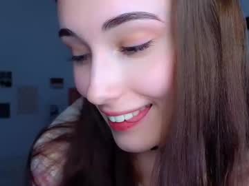 Lovepilll Chaturbate stream image from April 22, 2025