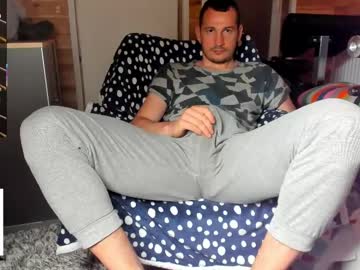 Bigsshark Chaturbate stream image from April 22, 2025