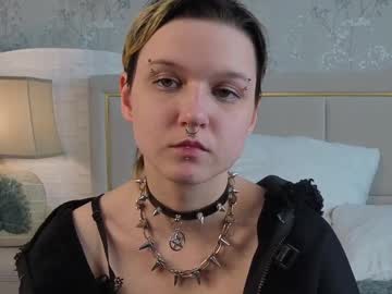 Esmadaines Chaturbate stream image from April 22, 2025