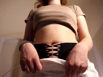 Synnovecrull Chaturbate stream image from April 22, 2025