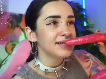 Evarabbit Chaturbate stream image from April 22, 2025