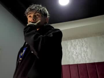 Acidmilo Chaturbate stream image from April 22, 2025