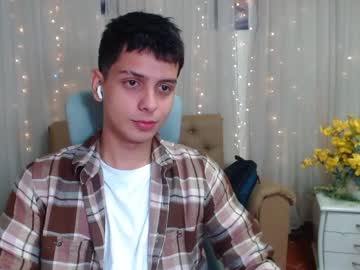 Filipdaviex Chaturbate stream image from April 22, 2025