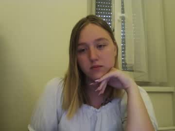 Mollywinters_ Chaturbate stream image from April 22, 2025
