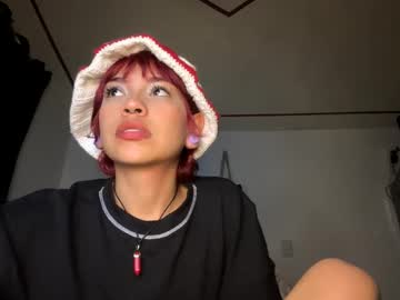 Lovee_Star Chaturbate stream image from April 22, 2025