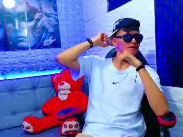 Rayan_Stars Chaturbate stream image from April 22, 2025