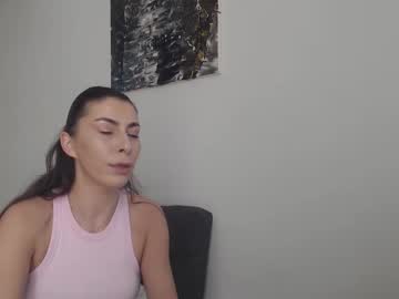 Rebekaburns Chaturbate stream image from April 22, 2025