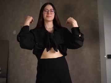 Ywixod Chaturbate stream image from April 22, 2025