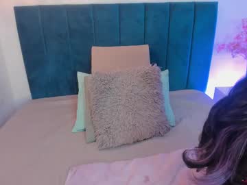 Violetgardenn Chaturbate stream image from April 22, 2025