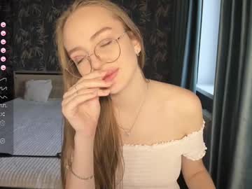 A_Delina Chaturbate stream image from April 22, 2025