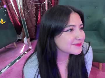 Hannaitsme Chaturbate stream image from April 22, 2025
