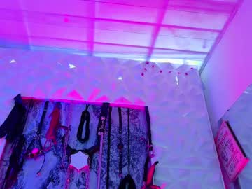 Katyabridge Chaturbate stream image from April 22, 2025