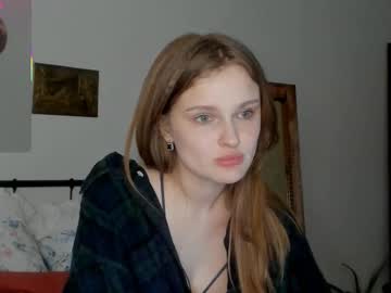 Manhattankitty Chaturbate stream image from April 22, 2025