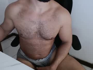 Beard_Top_Guy Chaturbate stream image from April 22, 2025