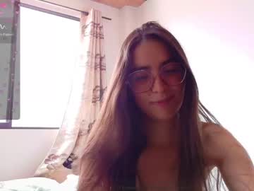 Emmi_Roberts Chaturbate stream image from April 22, 2025