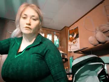 Geeznutsizonyrchyn Chaturbate stream image from April 22, 2025