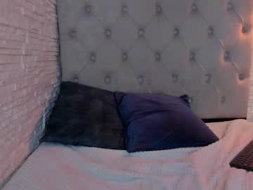 Graceymilf999 Chaturbate stream image from April 22, 2025