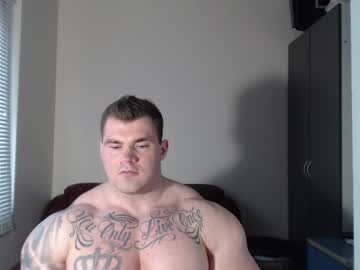 Jackyhuge Chaturbate stream image from April 22, 2025