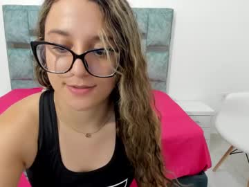 Katia_Foxx Chaturbate stream image from April 22, 2025