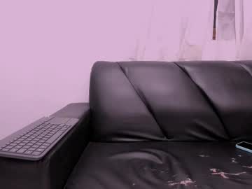 Roxxdanger Chaturbate stream image from April 22, 2025