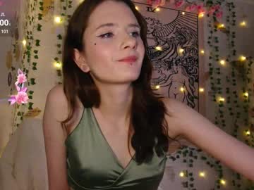 Summerhazee Chaturbate stream image from April 22, 2025