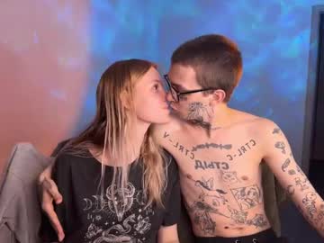 Worldofllove Chaturbate stream image from April 22, 2025