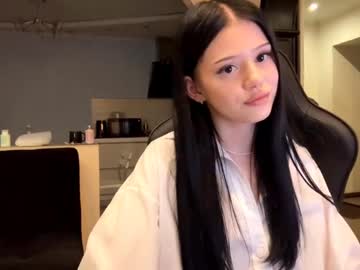 Randiburt Chaturbate stream image from April 22, 2025