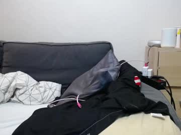 Barelylegalblondy Chaturbate stream image from April 22, 2025