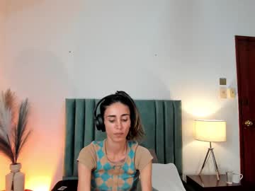 Ninacavallli Chaturbate stream image from April 22, 2025