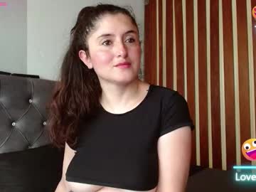 Emily_White00 Chaturbate stream image from April 22, 2025