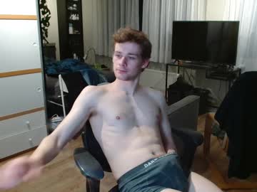 Fitwhiteboy01 Chaturbate stream image from April 22, 2025