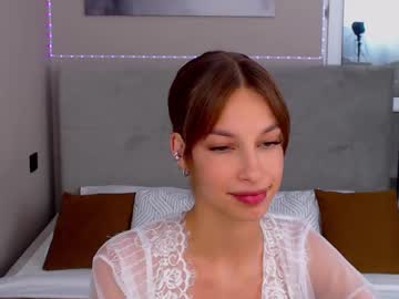 Gloriablum Chaturbate stream image from April 22, 2025