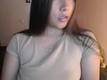 Mia_112022 Chaturbate stream image from April 22, 2025