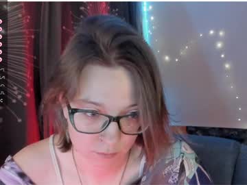 Moon__Girl Chaturbate stream image from April 22, 2025