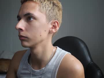 Archi_Love Chaturbate stream image from April 22, 2025