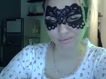 Demiixmoore Chaturbate stream image from April 22, 2025