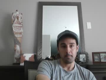 Luxton33 Chaturbate stream image from April 22, 2025
