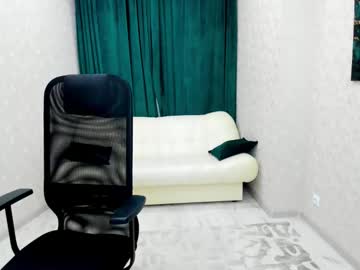 Vivianlirei Chaturbate stream image from April 22, 2025