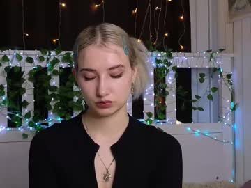 Lucettaeade Chaturbate stream image from April 22, 2025