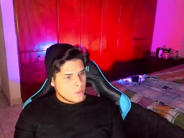 Logi33_ Chaturbate stream image from April 22, 2025