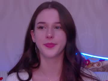 Lollavibe Chaturbate stream image from April 22, 2025
