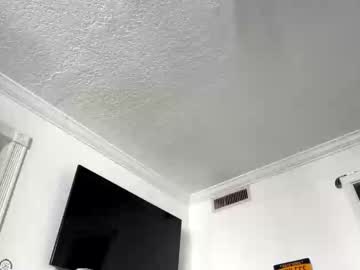 Lylaskyeee Chaturbate stream image from April 22, 2025