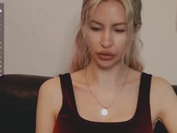 Monet_Stclair Chaturbate stream image from April 22, 2025