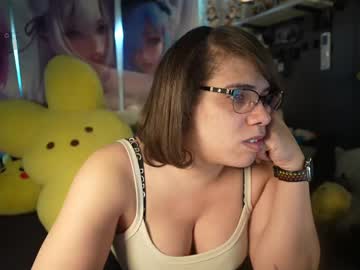 Nyxraven Chaturbate stream image from April 22, 2025