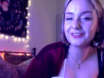 Givemesweetdreams Chaturbate stream image from April 23, 2025